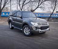 Реснички на фары для Mitsubishi Pajero 4 2006-2015