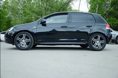 Пороги R-Line для Volkswagen Golf VI (2008-2012) /  VW Golf Plus I/II 2004-2014, Skoda Octavia (2004-2013)