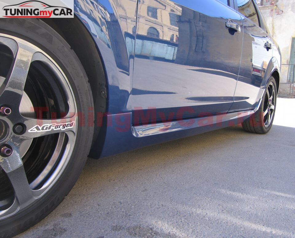 Пластиковые внешние цельные пороги для Ford Focus 2 2004-2011г.в. (кроме купэ)