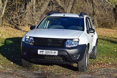 Решетка радиатора (ABS) RENAULT Duster с 2012