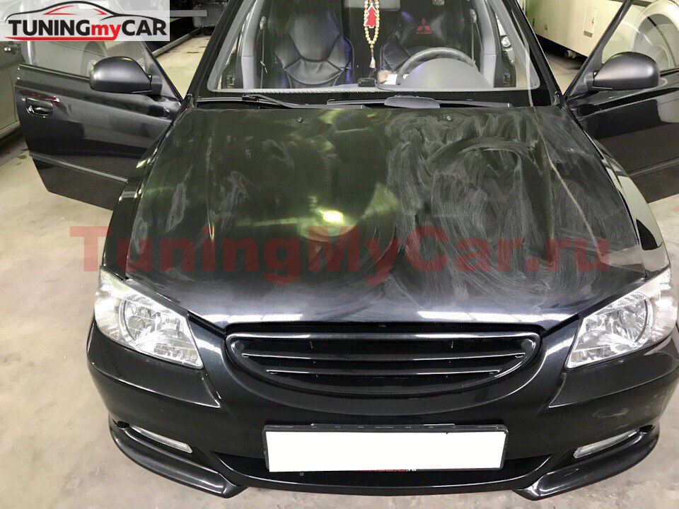 Решетка радиатора Hyundai Accent (оригинал без значка) черный ГЛЯНЕЦ