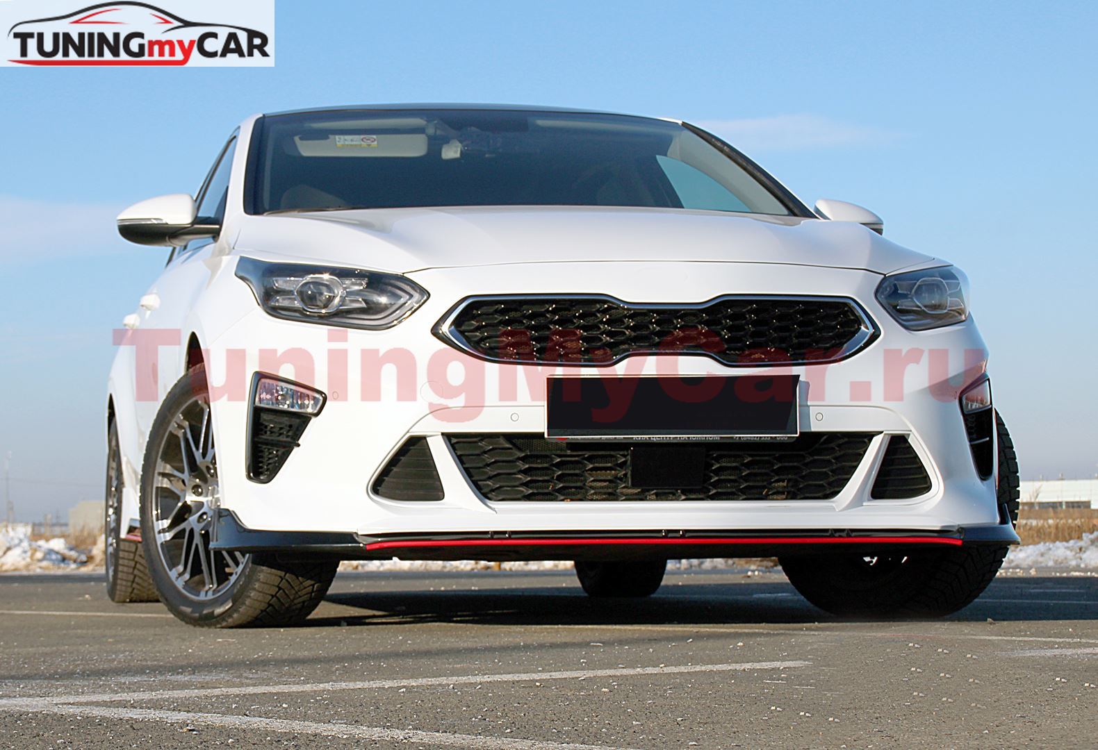 Накладка на передний бампер (очки) KIA Ceed 3 2018+