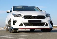Накладка на передний бампер (очки) KIA Ceed 3 2018+