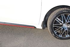 Накладки на пороги KIA Ceed 3 стиль Sport Line (ПОД БРЫЗГОВИКИ)
