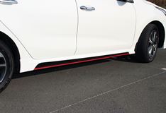 Накладки на пороги Kia Rio 4 стиль Sport Line