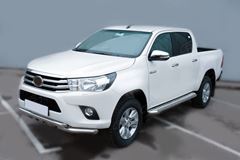 Пороги труба d63 с листом (Лист алюм,проф.сталь) (Вар.2) для Toyota Hilux Black Onyx 2020-