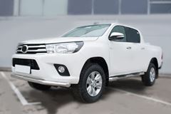 Пороги труба d76 с накладкой (вариант 1) для Toyota Hilux Black Onyx 2020-