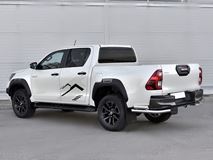 Защита заднего бампера уголки d63 секции-d63 прямая для Toyota Hilux Black Onyx 2020-