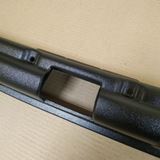 Накладка в проём багажника (чёрное тиснение) (ABS) RENAULT DUSTER 2012-/ Nissan Terrano 2014-