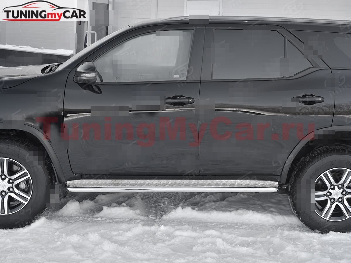 Пороги труба d42 с листом (Лист алюм, проф.сталь) (вариант 2) Toyota Fortuner 2020- 