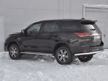 Защита заднего бампера d63 секции Toyota Fortuner 2017-2020 