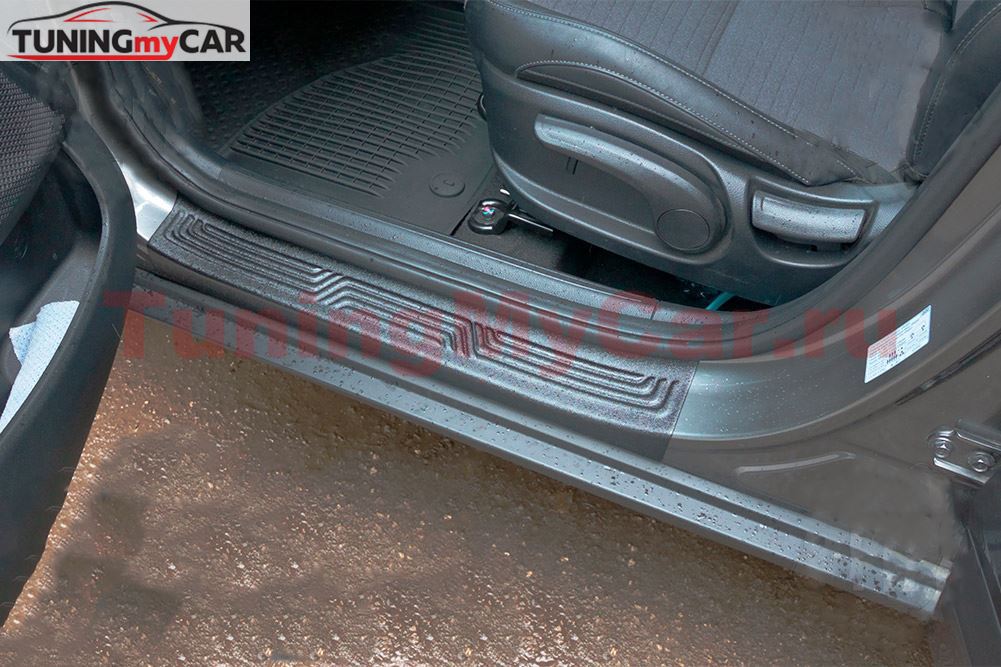 Накладки на внутренние пороги дверей Kia Seltos 2019+