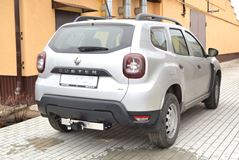 ТСУ /съемный квадрат/ с НЕРЖ накладкой RENAULT Duster 2021-