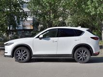 Пороги труба 75х42 овал с проступью для MAZDA CX-5 2017-