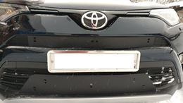 Зимняя заглушка решётки переднего бампера Toyota Rav4 2015-