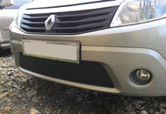 Зимняя заглушка решетки переднего бампера Renault  Sandero 2009-2013