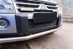 Защитная сетка переднего бампера для Mitsubishi Pajero IV 2006-2011