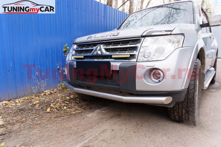 Защитная сетка переднего бампера для Mitsubishi Pajero IV 2006-2011