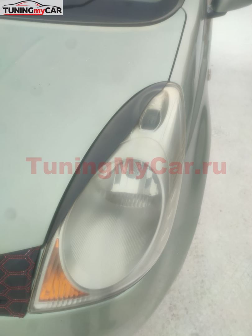 Реснички на фары Nissan Note E11 2005-2008