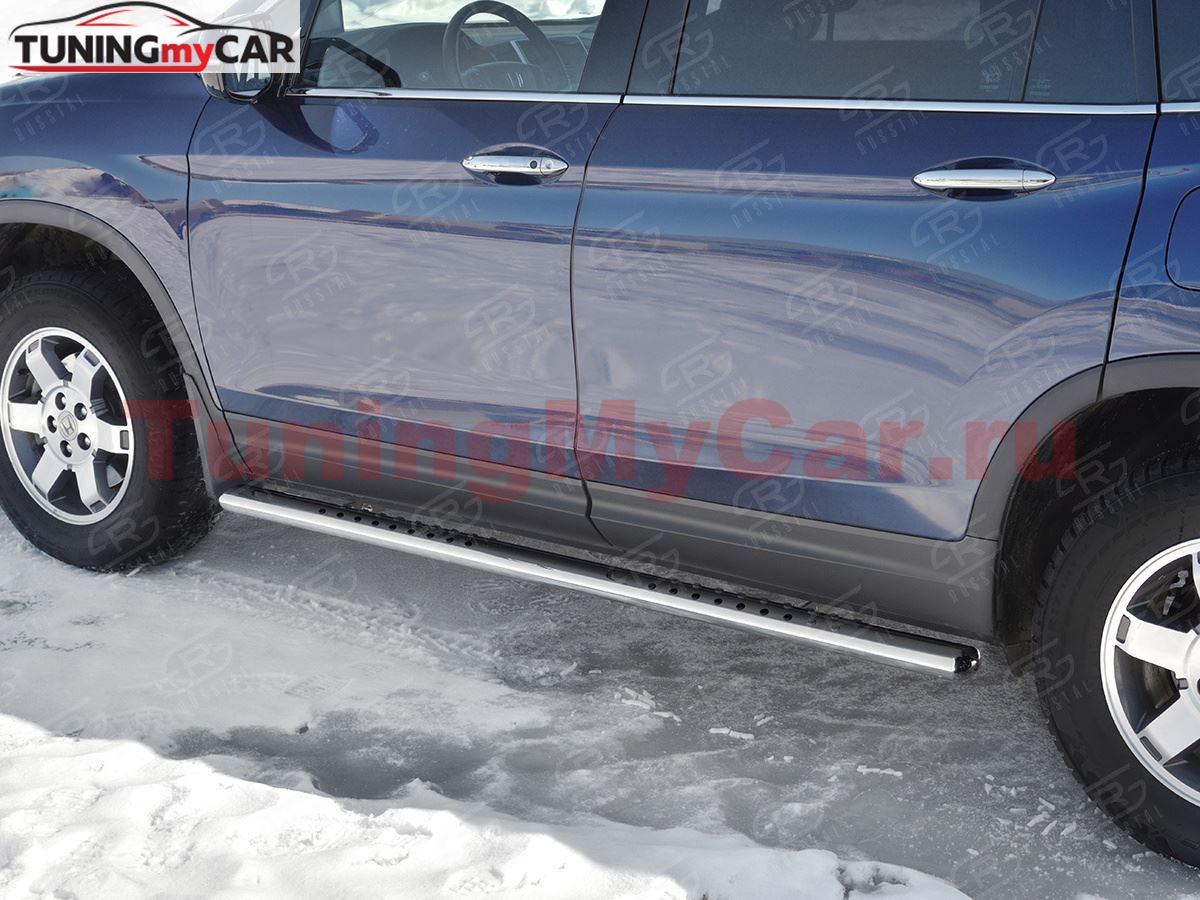 Пороги труба 120х60 овал с проступью для HONDA CR-V 2016-2018
