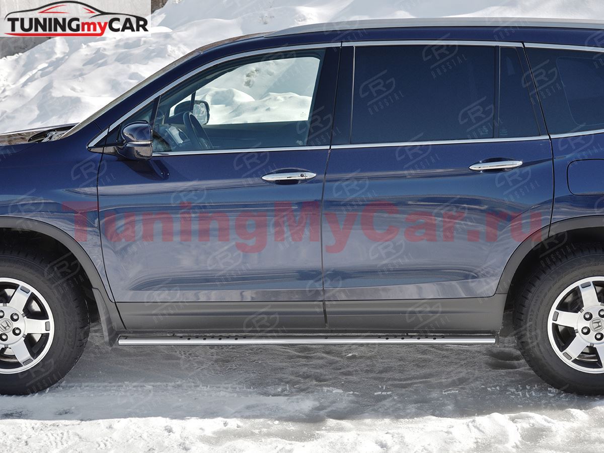 Пороги труба 75х42 овал с проступью для HONDA CR-V 2016-2018