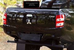 Накладки на задние фонари (реснички) для Mitsubishi L200 2015-2018 (V дорестайлинг)
