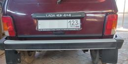 Защитная накладка нижней части крышки багажника со скотчем для Lada (ВАЗ) Нива 2121, 21213, 21214, 2131, Нива Urban 2019-